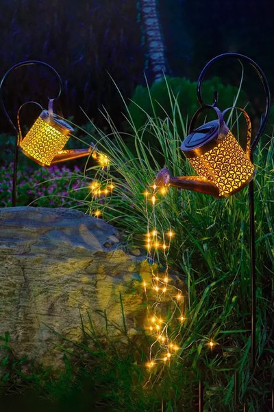 Садовый светильник "Лейка" с двумя режимами светения на солничной батареи