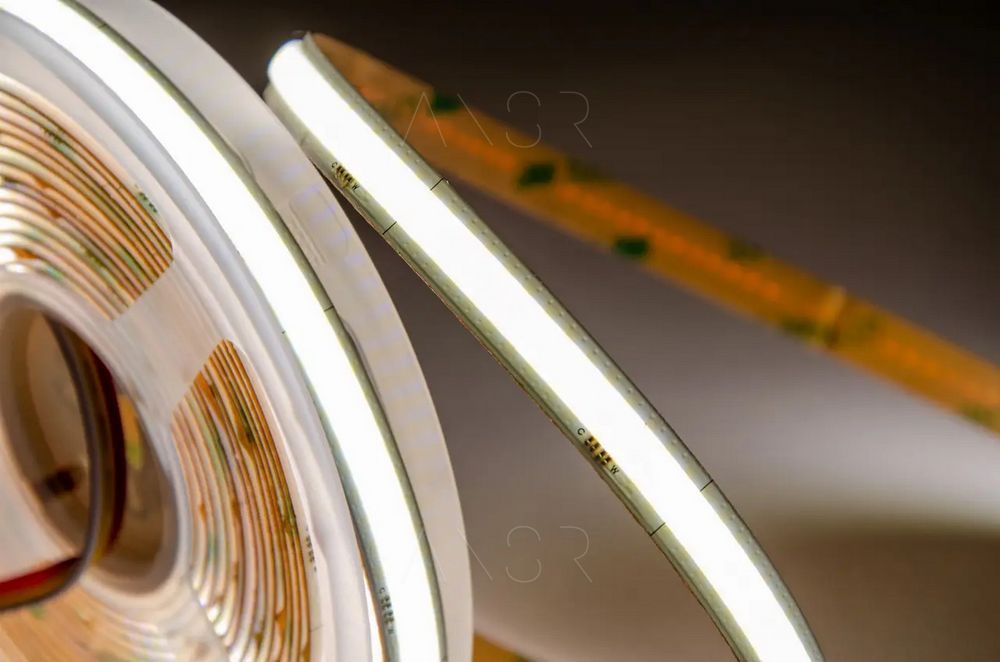 Яскрава LED стрічка USB з суцільним потоком світла теплого білого кольору 5 метрів &mdash; оригінальне фото з магазину ANSER.IN.UA