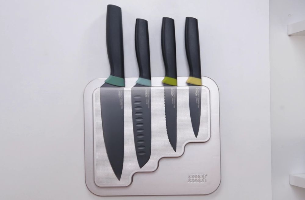 Набір кухонних ножів (4 шт) з блоком, 5 предметів Joseph Joseph Doorstore (10303)