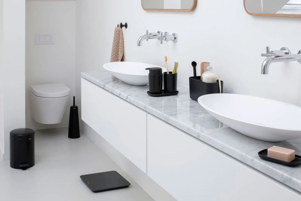 Набор аксессуаров для ванной комнаты, 3 предмета Brabantia Renew - Refreshing темно-серый (280368)